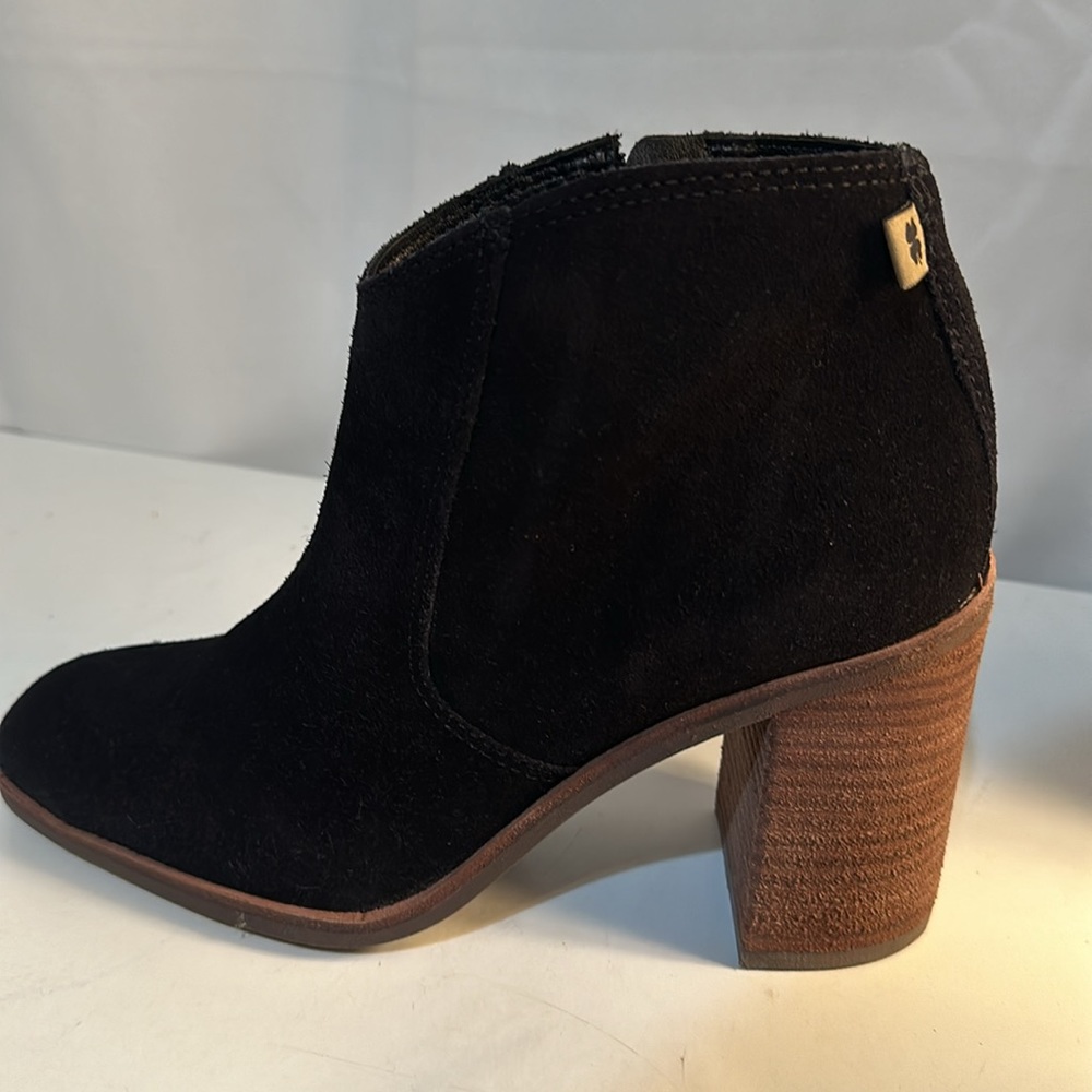 Lucky Brand black booties size 7